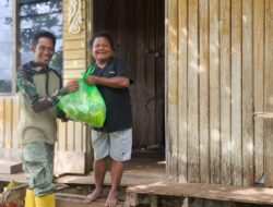 Satgas TMMD Ke-129 Kodim 1807/Sorong Selatan Bagikan 100 Paket Sembako dan Nutrisi, Wujud Nyata Kepedulian Cegah Stunting