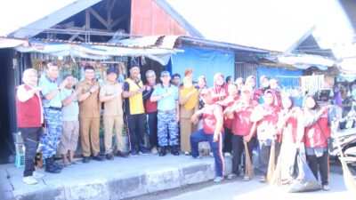 Lanud Sultan Hasanuddin Bersama Satuan TNI AU Makassar Gelar Karya Bakti di Pasar Mandai Sambut Hari Bakti ke-79 TNI Angkatan Udara