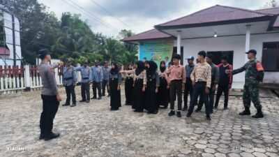 Jelang Peringatan HUT RI Ke-81, Babinsa dan Bhabinkamtibmas Wonosari Latih Anggota Paskibra
