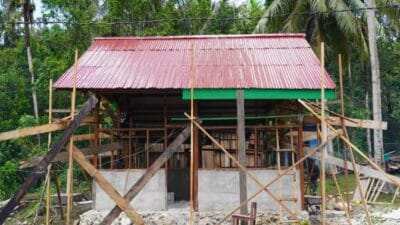 Pembangunan Rumah Ke-1 Type 36 Semi Permanen Capai 68 Persen, Satgas TMMD Ke-129 Kodim 1807/Sorong Selatan Terus Wujudkan Hunian Layak bagi Masyarakat
