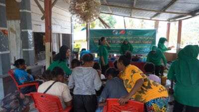 Dansatgas TMMD Ke-129 Kodim 1807/Sorong Selatan Bersama Persit Dorong Kemandirian Ekonomi Warga Melalui Penyuluhan dan Pelatihan UMKM