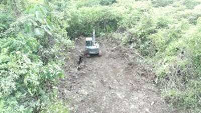 Program Unggulan TNI AD Berjalan, Satgas TMMD Ke-129 Buka Lahan Ketahanan Pangan di Kampung Sesor