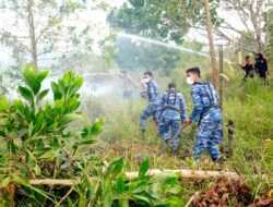 Menembus Asap Karhutla Kalsel, Personel Lanud Sjamsudin Noor dan Kekuatan Udara Bergerak, Heli TNI AU dan Gabungan Dikerahkan, Wujud Negara Hadir