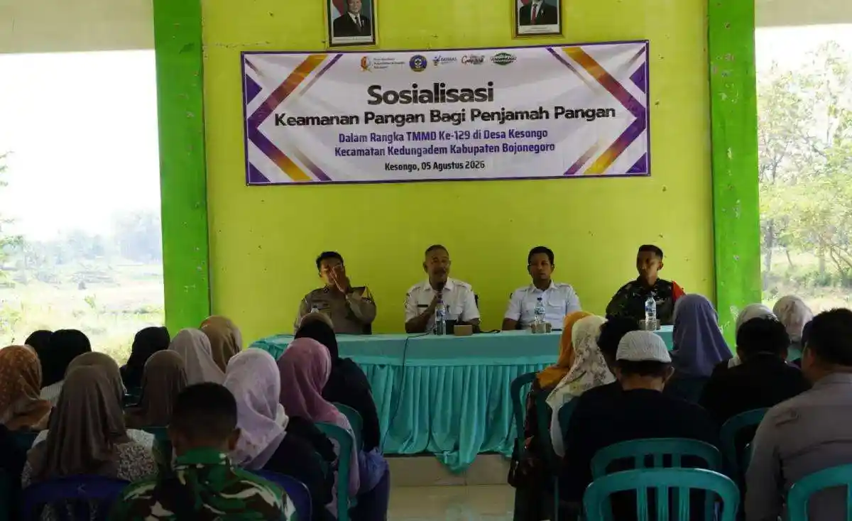 Wujudkan Generasi Sehat dan UMKM Naik Kelas: Satgas TMMD 129 Bojonegoro Bersama Dinkes Edukasi Keamanan Pangan di Kesongo