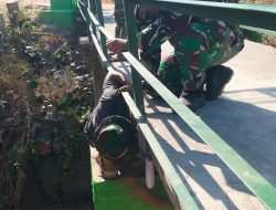 Menyambung Asa di Atas Sungai: Satgas TMMD 129 Bojonegoro dan Warga Wujudkan Jembatan Brang Etan