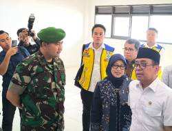 Dandim Bojonegoro Dampingi Menko PMK Hadiri Harlah dan Peresmian Gedung Baru SMPN 1 Padangan