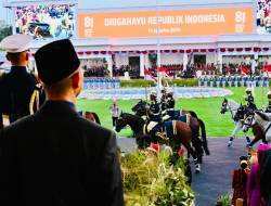 Panglima TNI Hadiri Upacara Penurunan Bendera Sang Merah Putih di Istana Merdeka