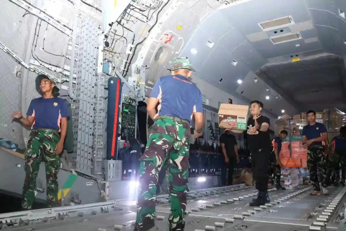 Hari Kelima Belas Penanganan Gempa NTT, TNI Sudah Salurkan 990,691 Ton Bantuan