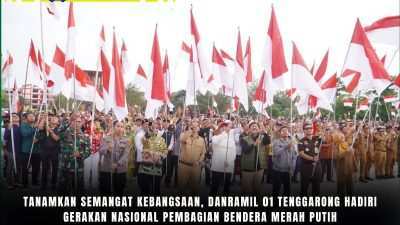 Tanamkan Semangat Kebangsaan, Danramil 01 Tenggarong Hadiri Gerakan Nasional Pembagian Bendera Merah Putih