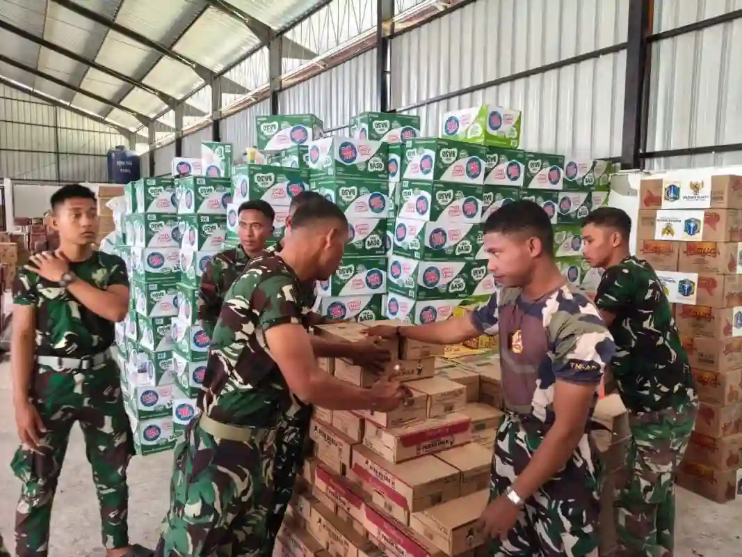 Hari Ketujuh Belas Penanganan Gempa NTT, TNI Salurkan 1.032,921 Ton Bantuan