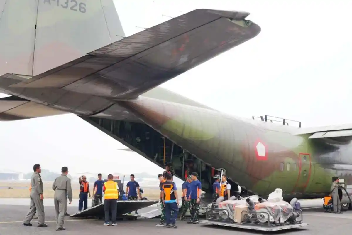 Hari Kedelapan Belas Penanganan Gempa NTT, TNI Kirim 1.054,603 Ton Bantuan