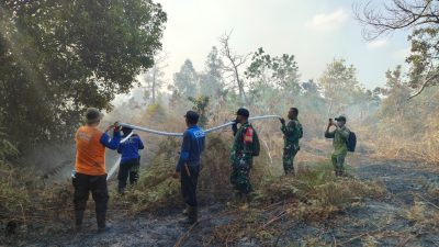 Stop Bakar Lahan, Pesan Dandim 0913/PPU Sambil Padamkan Si Jago Merah