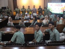 Siswa Siswi SMA 1 PPU Terima penyuluhan Karhutla Dari Tim Karhutla Sesko TNI