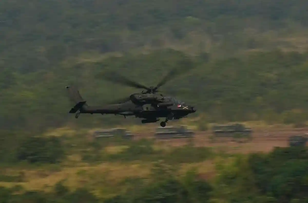 Misi Close Air Support AH-64 Apache Warnai SGS 2026