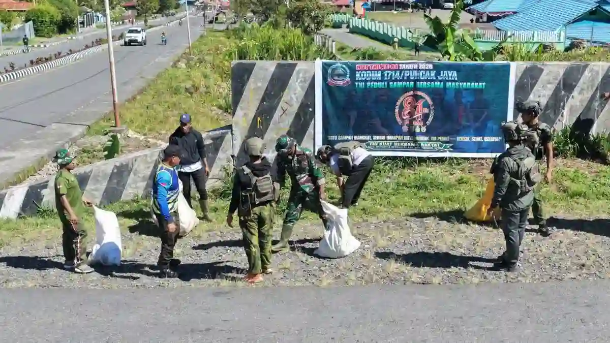 HUT TNI Ke-81 Tahun  2026, Kodim 1714/Puncak Jaya : TNI Peduli Sampah Bersama Masyarakat