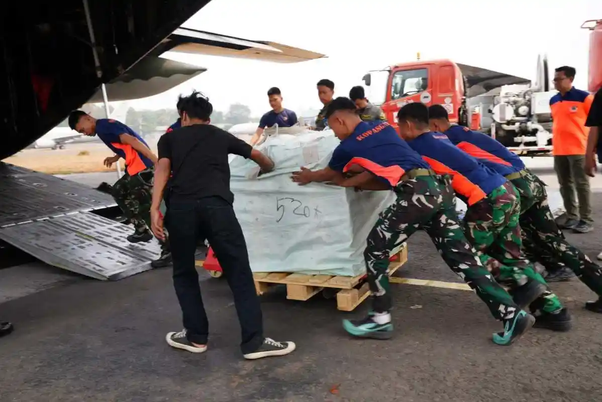 Hari Kedua Puluh Lima Penanganan Gempa NTT, TNI Kirim 1.226,182 Ton Bantuan