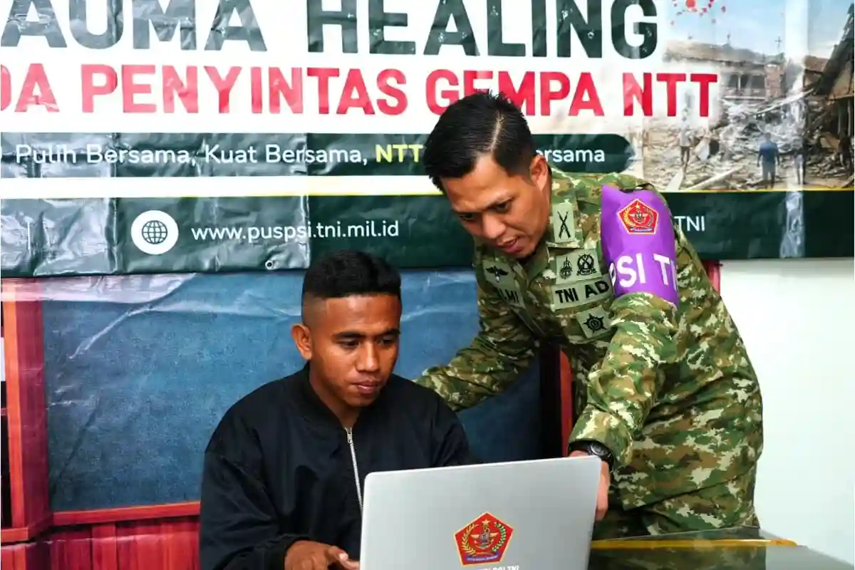 Puspsi TNI Berikan Trauma Healing bagi Relawan TNI dan Persit Penyintas Gempa NTT