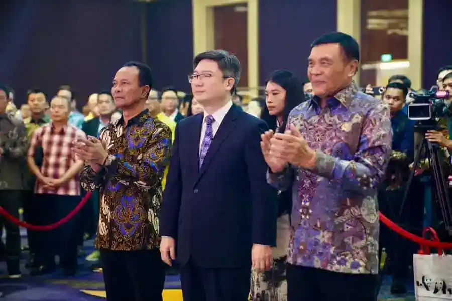 Kasum TNI Bersama Menko Polkam Hadiri Perayaan Hari Nasional ke-77 RRC