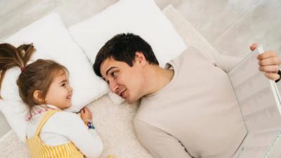 9 Cara Menjelaskan kepada Anak-Anak tentang Kekacauan Saat Ini Menurut Psikologi, Apa Sajakah Itu?