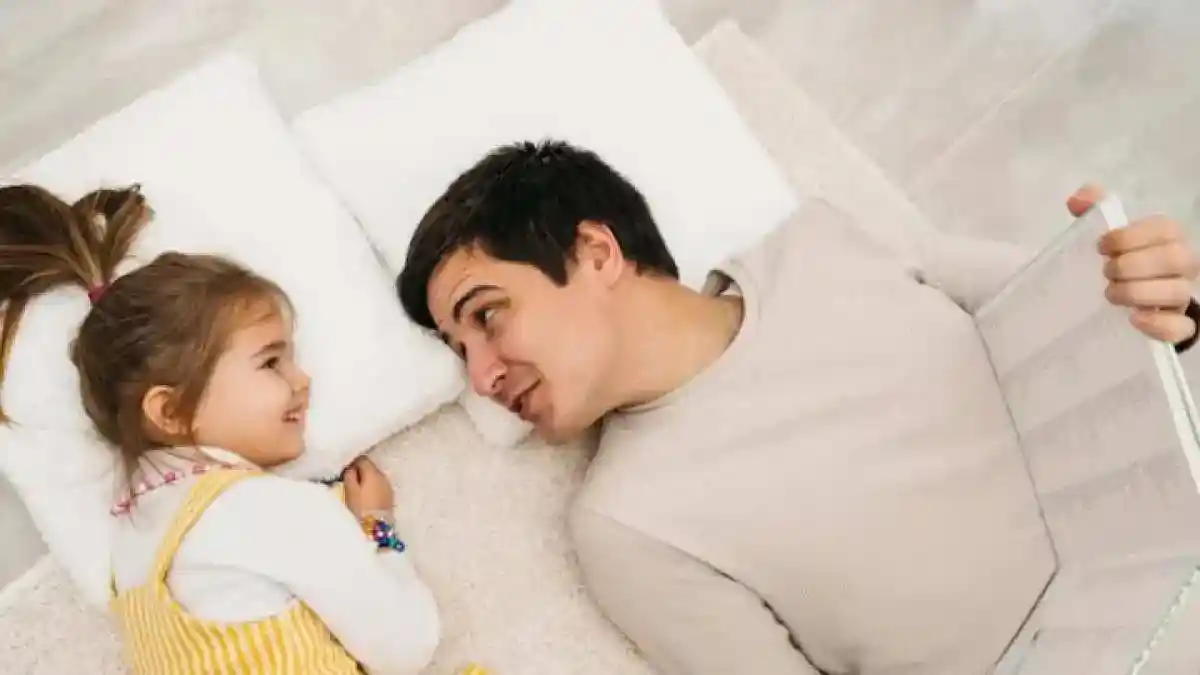 9 Cara Menjelaskan kepada Anak-Anak tentang Kekacauan Saat Ini Menurut Psikologi, Apa Sajakah Itu?
