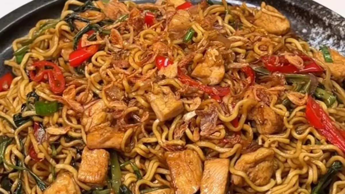 Bahan-bahannya sederhana dan mudah ditemukan sehingga cocok dijadikan inspirasi masakan ketika isi kulkas sedang terbatas