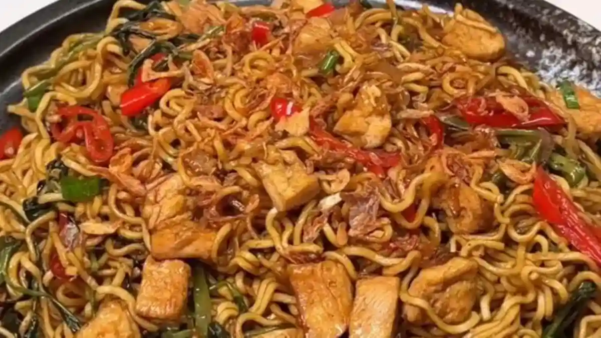 Bahan-bahannya sederhana dan mudah ditemukan sehingga cocok dijadikan inspirasi masakan ketika isi kulkas sedang terbatas