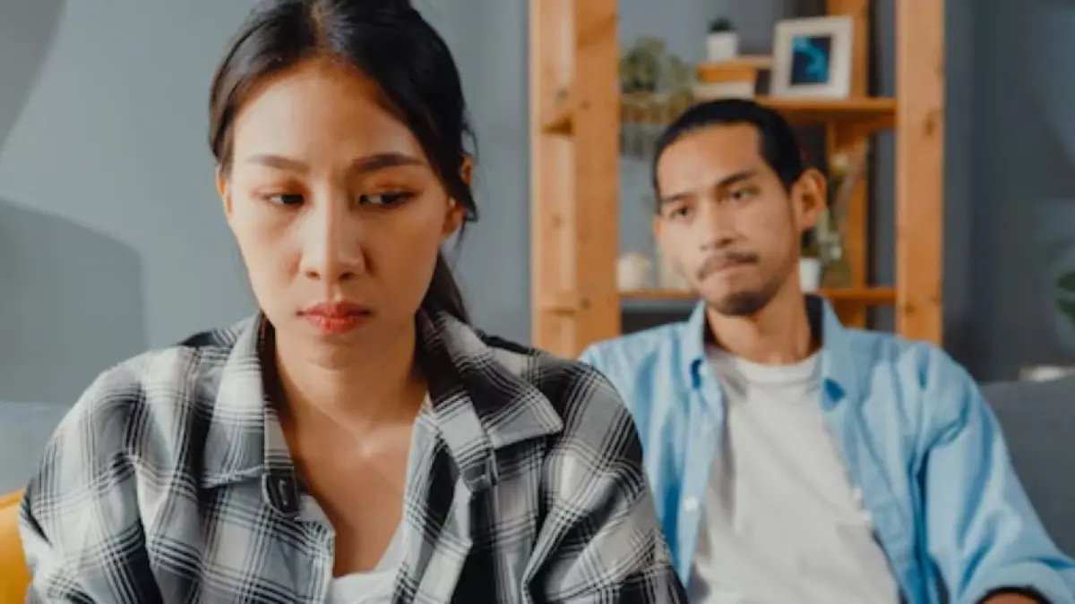Namun, mereka mulai memahami bahwa mencintai seseorang tidak berarti harus membiarkan diri sendiri terluka tanpa batas