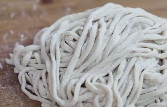 Cuma Pakai 5 Bahan, Ini Resep Mie Homemade yang Kenyal dan Praktis