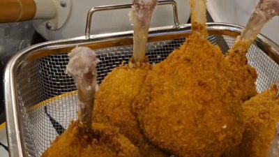 Resep Crispy Potato Cheesy Chicken, Olahan Ayam dan Kentang yang Gurih