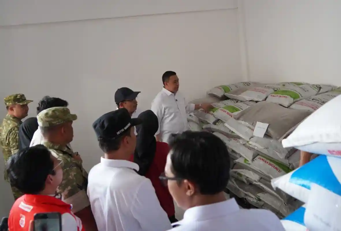 Perkuat Ekonomi Kerakyatan, Dandim Bojonegoro bersama Forkopimda dampingi Kunker KemenPAN-RB Tinjau KDKMP