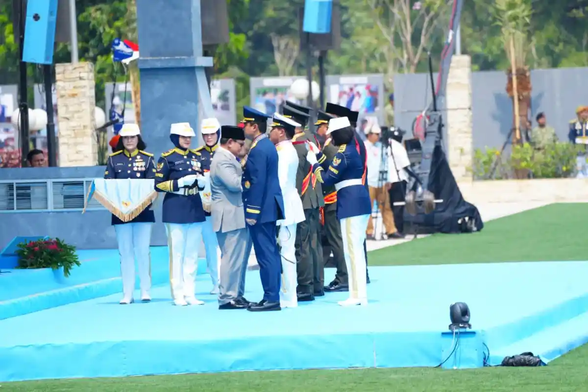Presiden Prabowo Anugerahkan Tanda Kehormatan Bintang Mahaputera kepada Tujuh Tokoh TNI