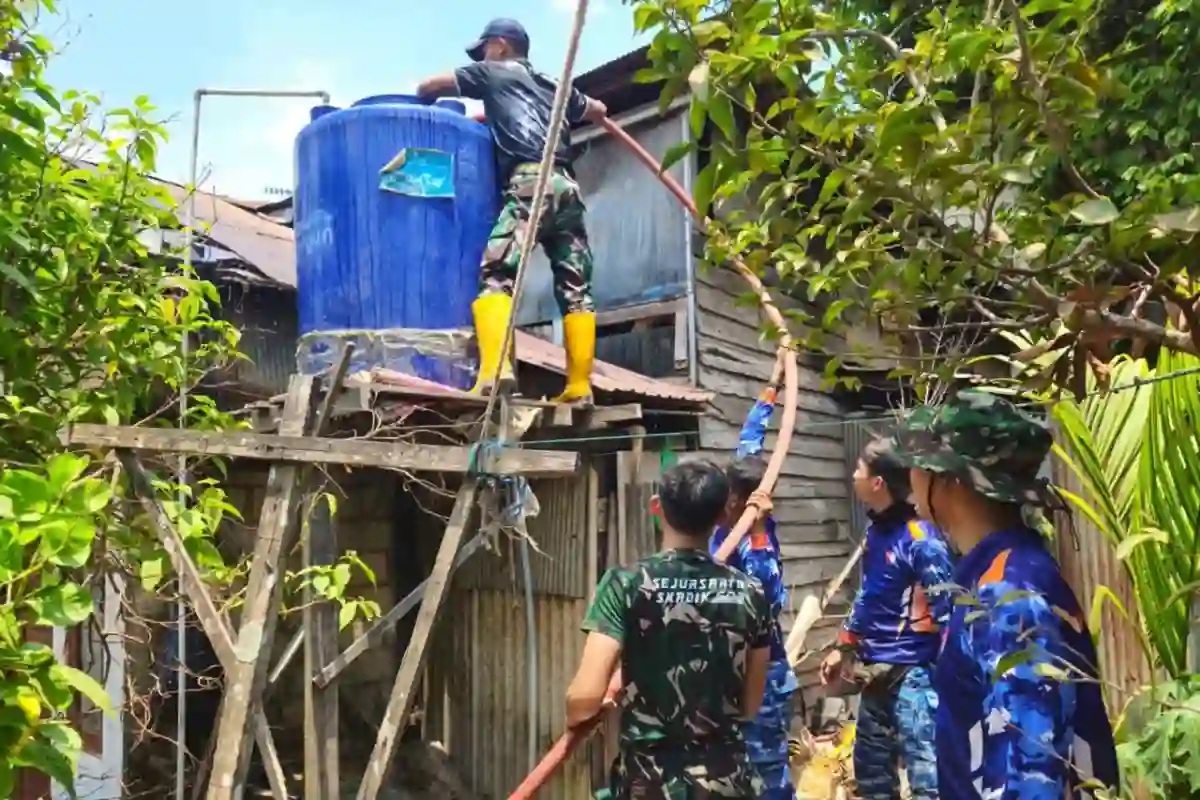 Lanud Sjamsudin Noor Kembali Hadirkan Setetes Kepedulian di Tengah Kekeringan