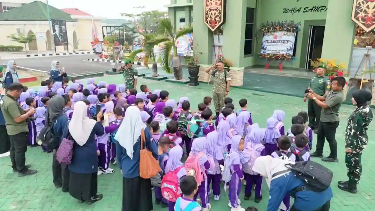Ingin Mengenal Dekat Dengan TNI, 105 Anak-Anak Sekolah TK  Negeri Pembina Penajam Kunjungi Kodim 0913/PPU