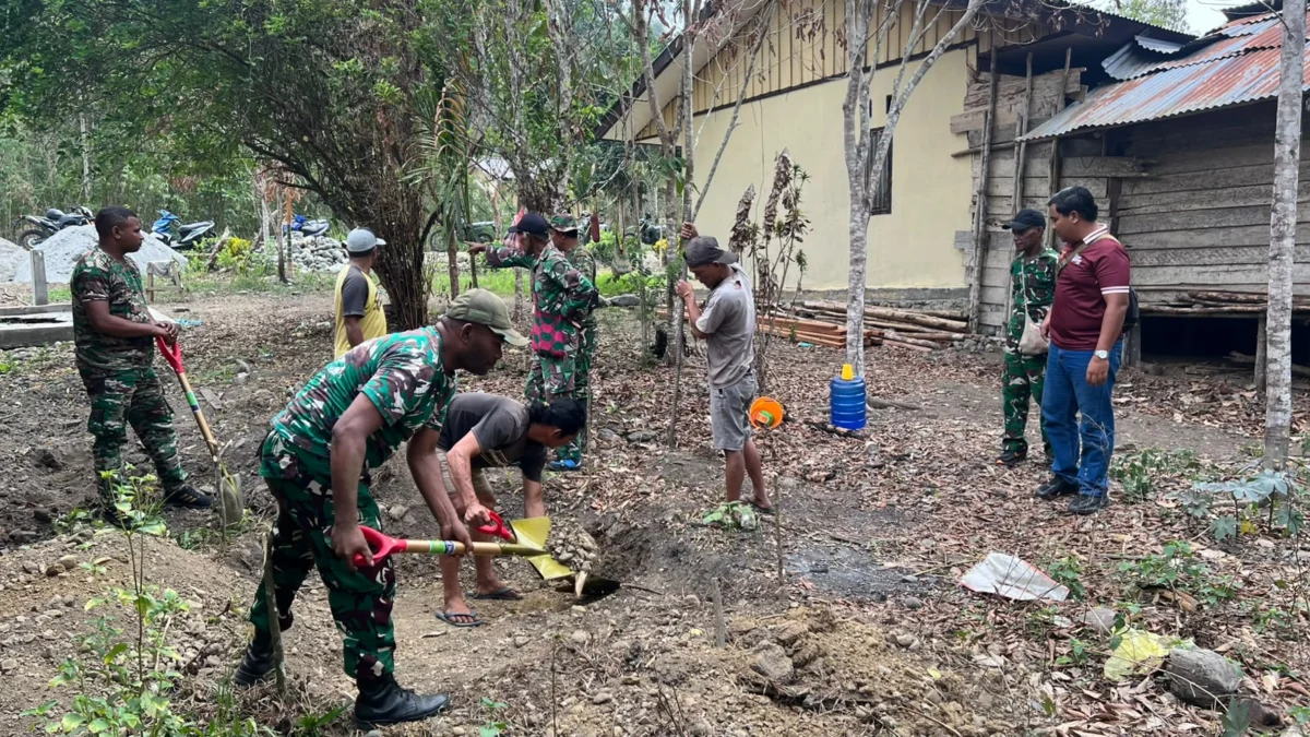Penuh Kepedulian, Satgas TMMD ke-130 Bangun Rumah Warga Kampung Yamboi